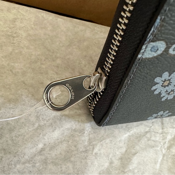 Long Zip Around Wallet With Lovely Butterfly Print❤️❤️ - Picture 4 of 4